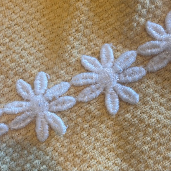 VINTAGE 90s Y2K Basic Editions Baby Girl Yellow Daisy Embroidery Tank Top 12M - Picture 6 of 7